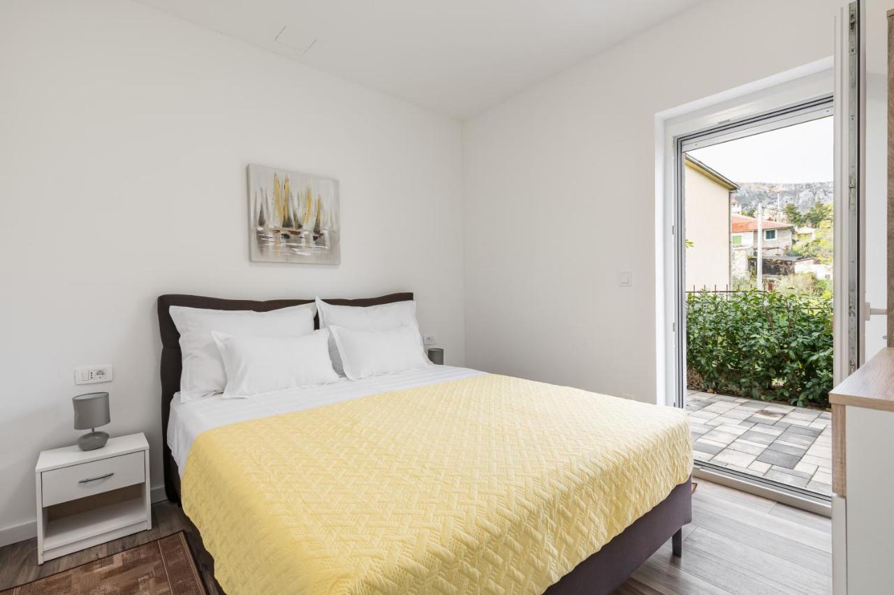 Apartments Villa Salona Sky Exterior photo