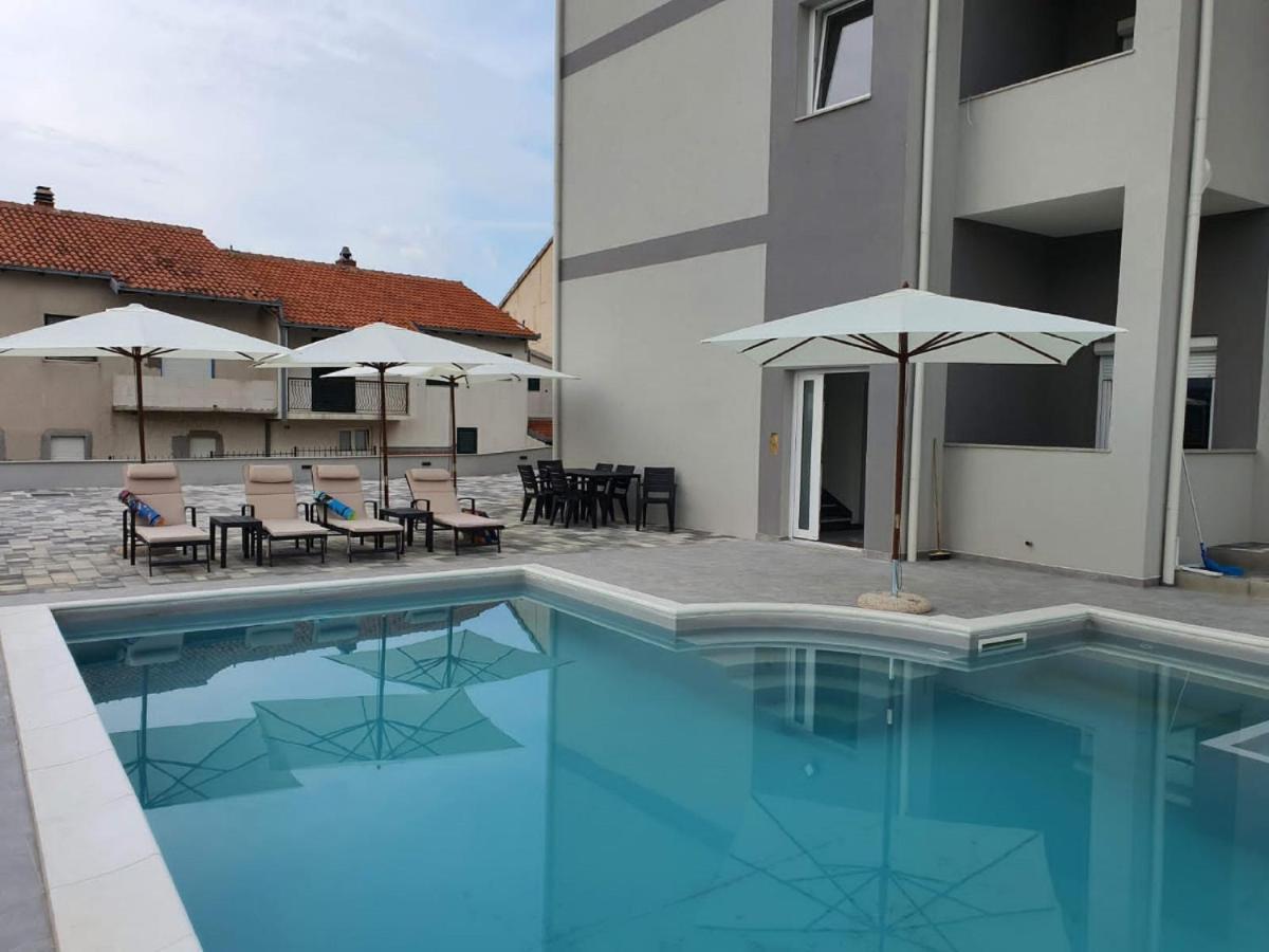 Apartments Villa Salona Sky Exterior photo