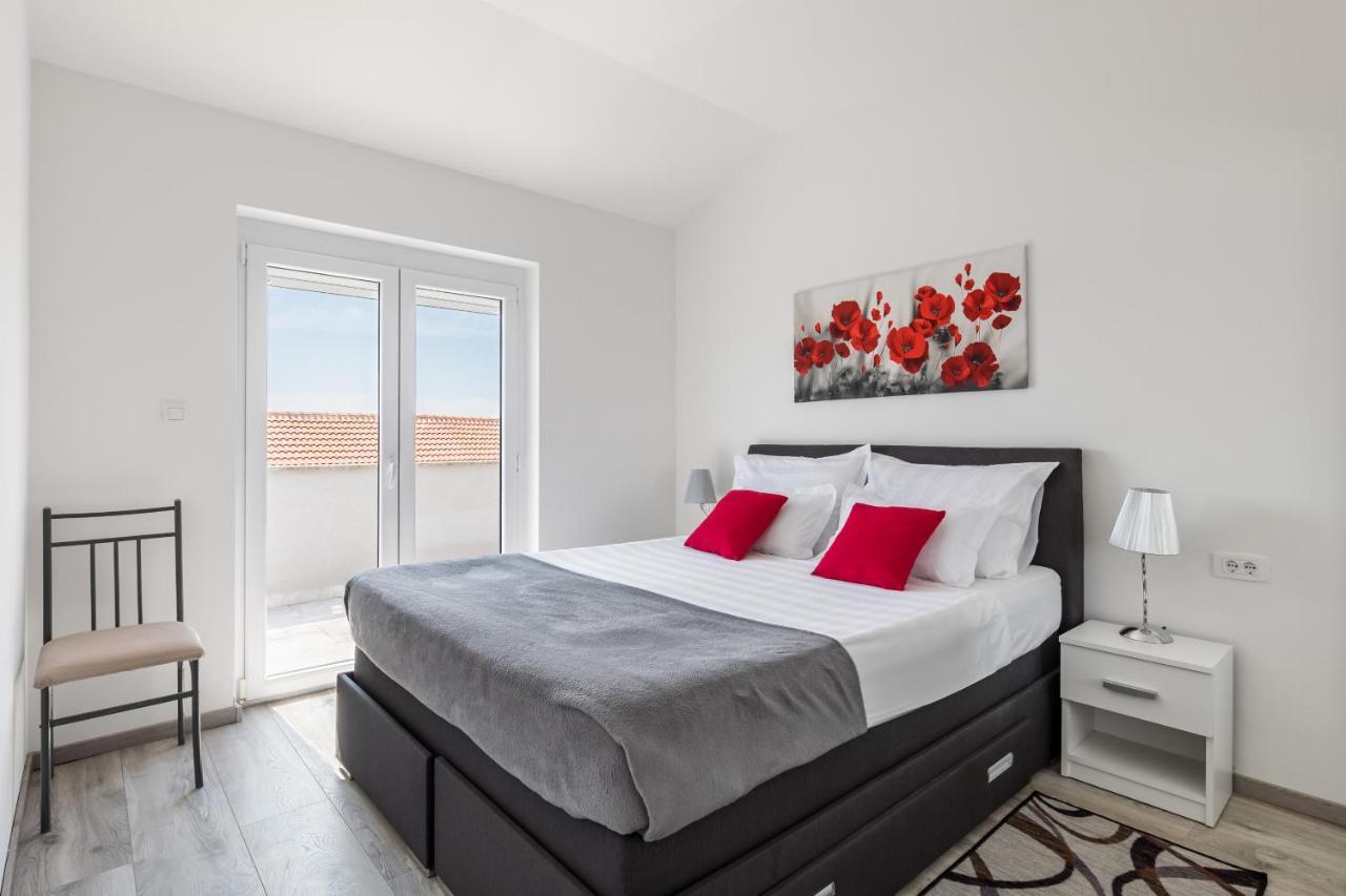 Apartments Villa Salona Sky Exterior photo