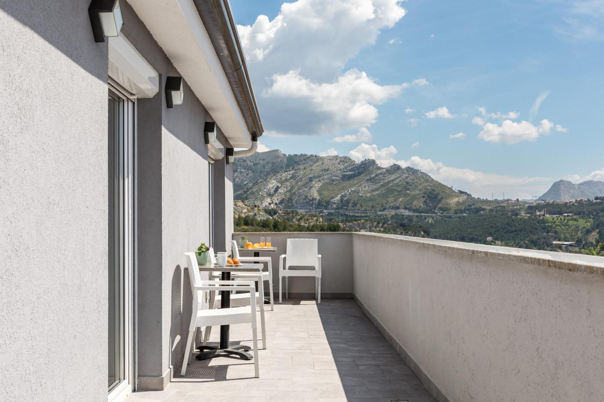 Apartments Villa Salona Sky Room photo