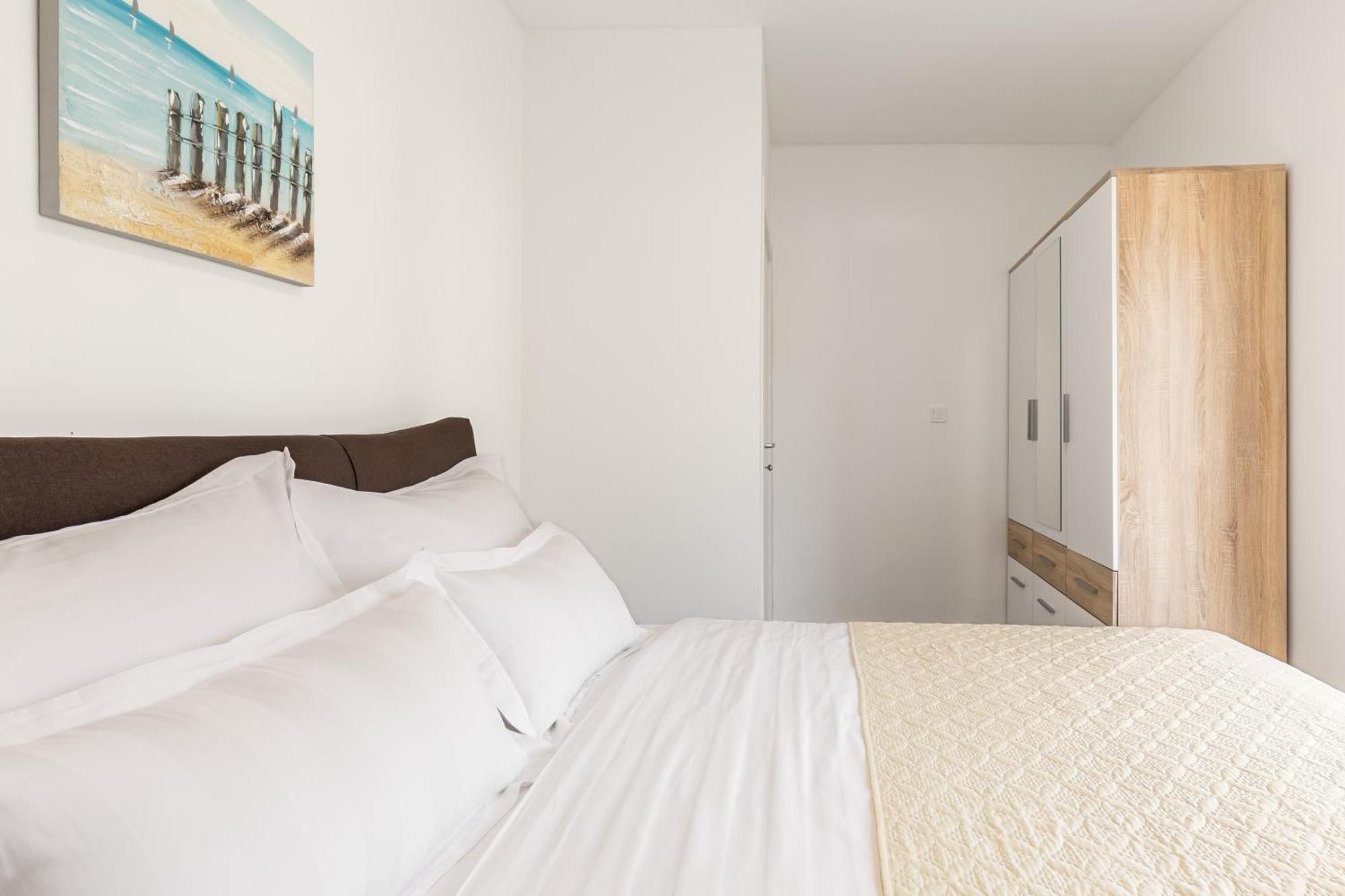 Apartments Villa Salona Sky Room photo
